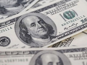 Dolar d&uuml;nyaya meydan okuyor: 18 ayın zirvesine &ccedil;ıktı