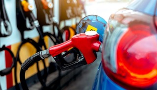 Benzine b&uuml;y&uuml;k indirim geliyor: Tarih belli oldu