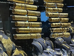 Bug&uuml;n &ccedil;eyrek altın ka&ccedil; TL? 18 Ekim altın alış satış fiyatları