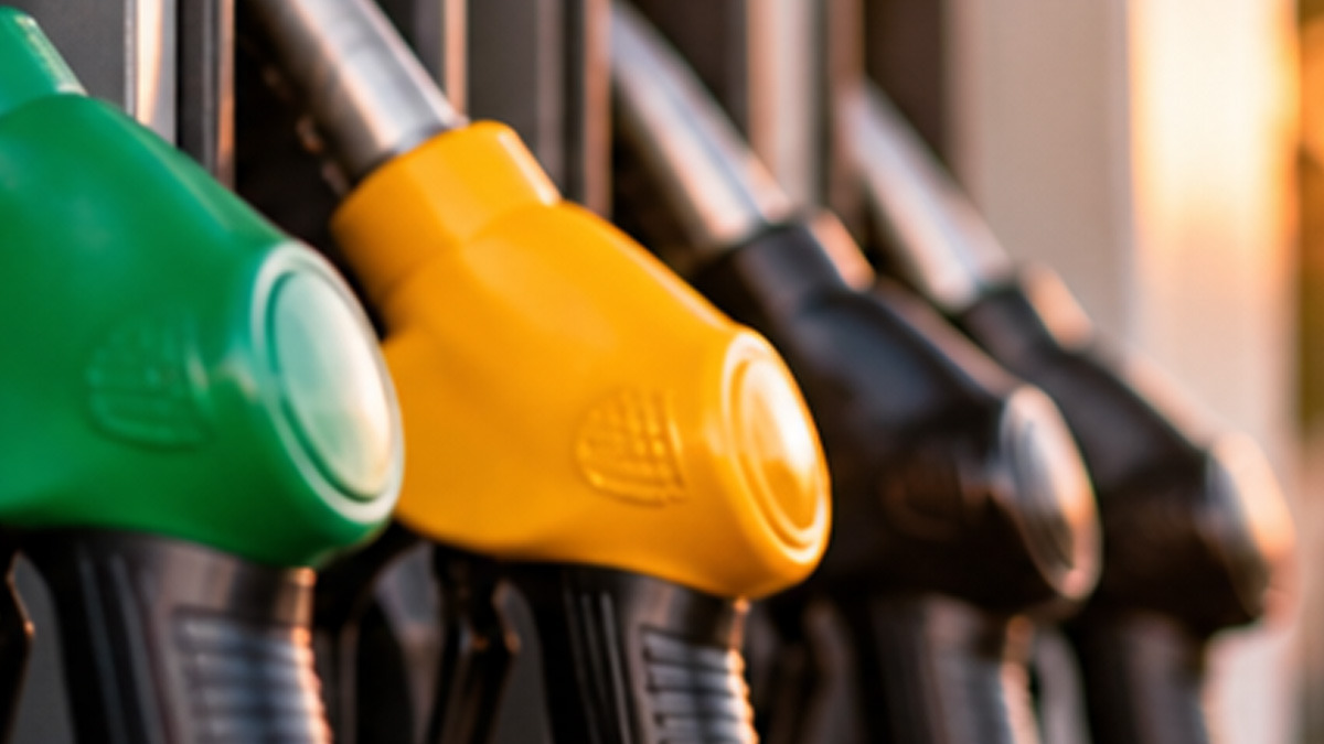 Benzine 3 günde 2. indirim geldi, tabelalar değişti! 22 Ekim güncel akaryakıt fiyatları, Görsel 1